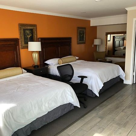 Howard Johnson By Wyndham Ridgecrest, Ca Экстерьер фото