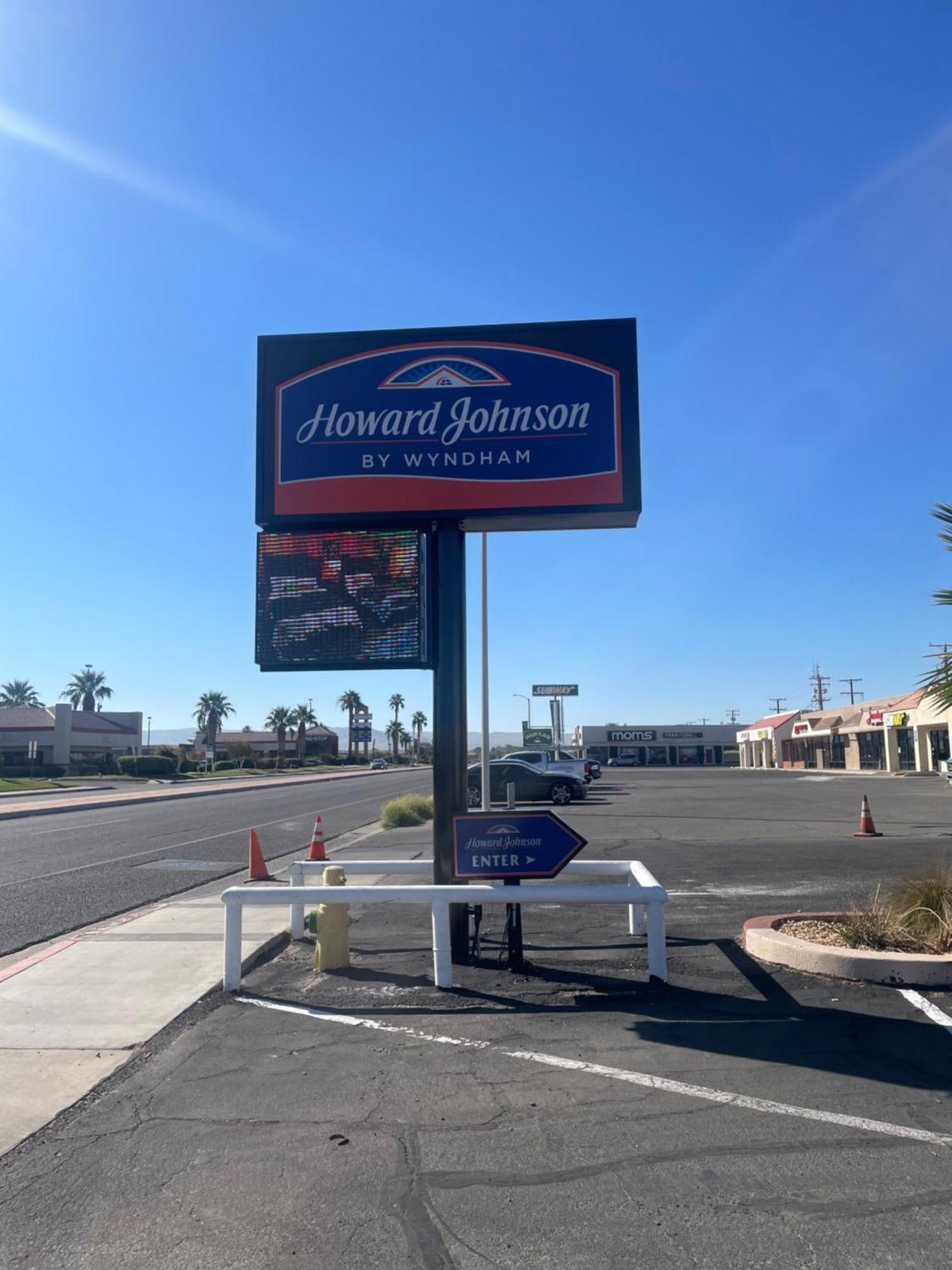 Howard Johnson By Wyndham Ridgecrest, Ca Экстерьер фото