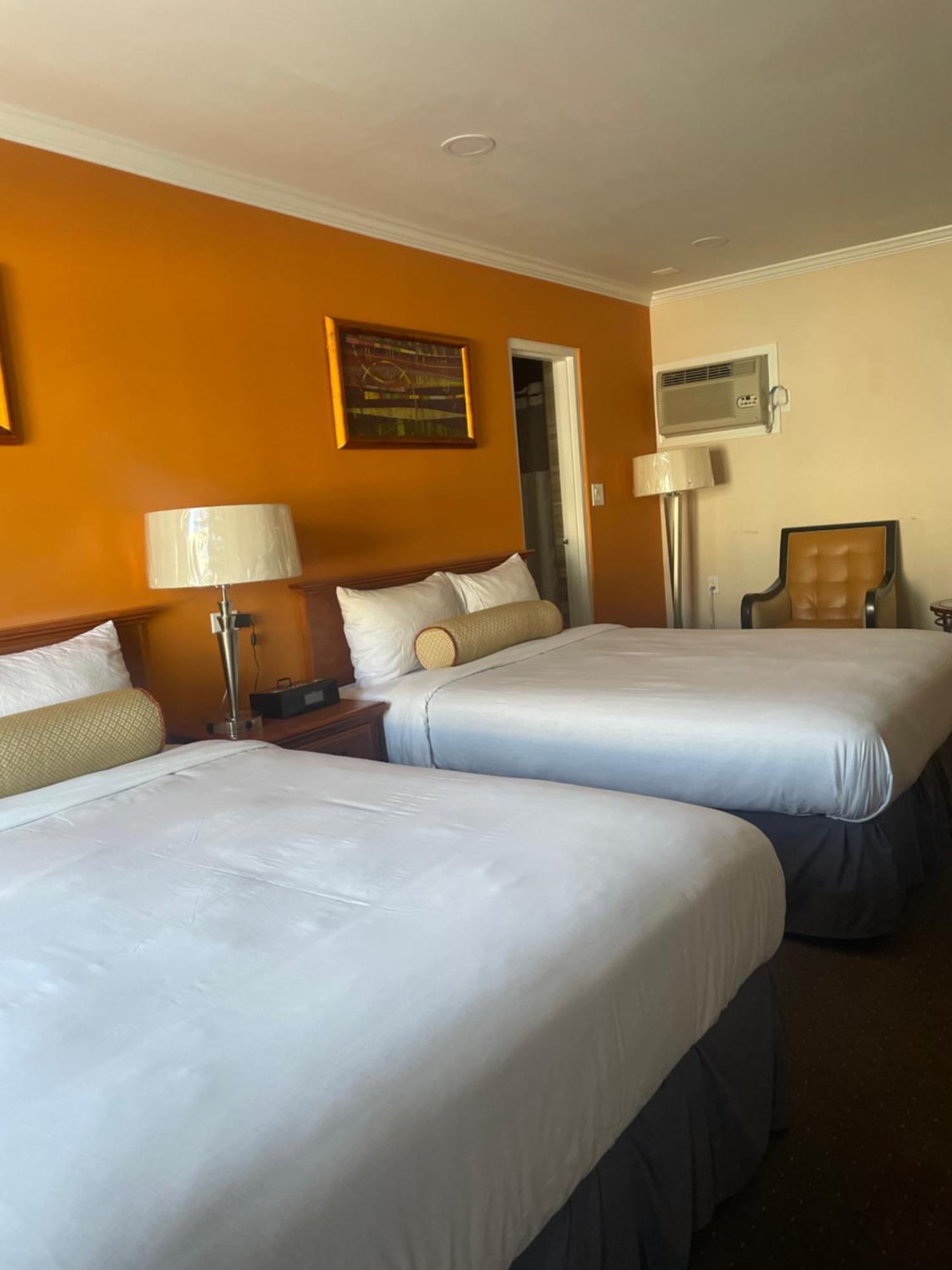 Howard Johnson By Wyndham Ridgecrest, Ca Экстерьер фото
